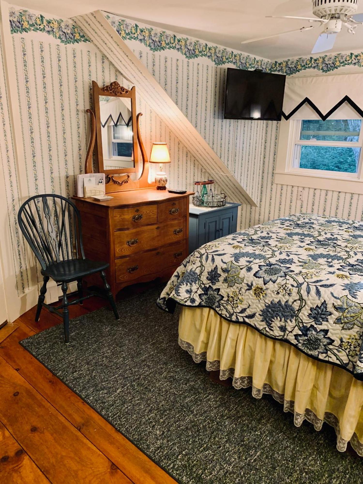 Buttonwood Inn On Mount Surprise Норт-Конвей Номер фото
